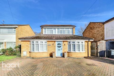 4 bedroom detached house for sale, Daniel Way, Silver End