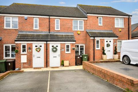 2 bedroom terraced house for sale, Whitwell Close, Wakefield, West Yorkshire