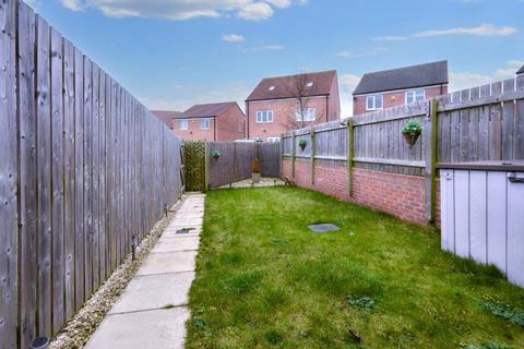 2 bedroom terraced house for sale, Whitwell Close, Wakefield, West Yorkshire