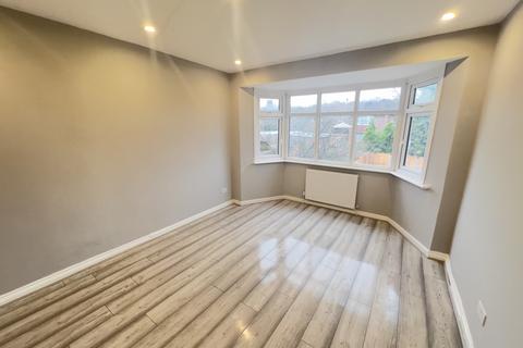 3 bedroom semi-detached house to rent, Oakwood Crescent,  Greenford, UB6