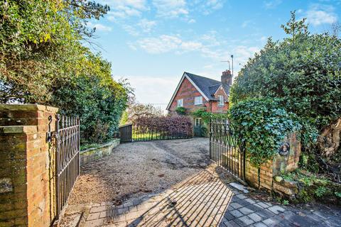 3 bedroom semi-detached house for sale, Roundhurst Lane, Haslemere, Surrey