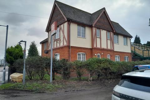 2 bedroom flat to rent, Station Road, Trimley St Mary