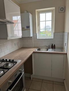 2 bedroom flat to rent, Station Road, Trimley St Mary