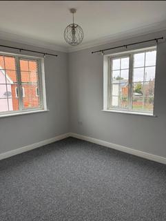 2 bedroom flat to rent, Station Road, Trimley St Mary