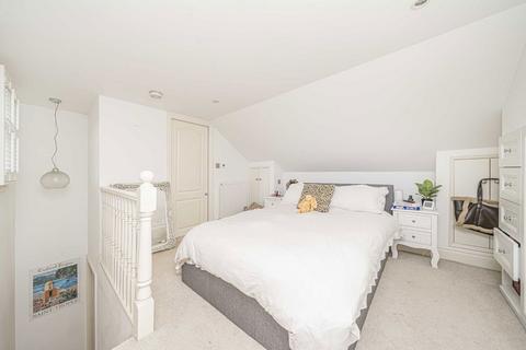 3 bedroom house for sale, Gomer Gardens, Teddington TW11