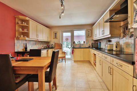 3 bedroom detached bungalow for sale, Meadow Drive, Burstwick, Hull, East Riding of Yorkshire, HU12 9FB