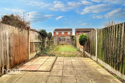 4 Crest Avenue, Grays, RM17 6RW