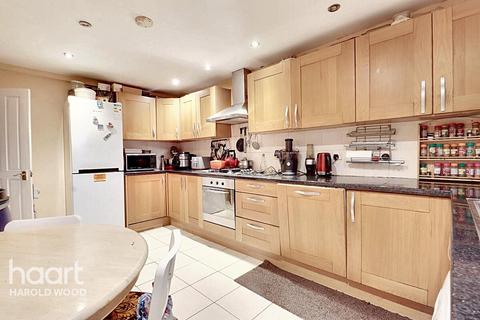 237 Straight Road, Harold Hill, Romford, RM3 7JP