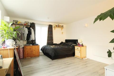 Studio to rent, Howard Place, Brighton BN1