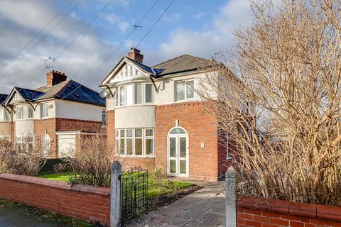 3 bedroom detached house to rent, Dover Road, Chester CH4