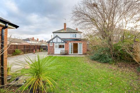 3 bedroom detached house to rent, Dover Road, Chester CH4