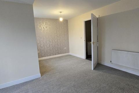 3 bedroom terraced house to rent, Princethorpe Road, Willenhall