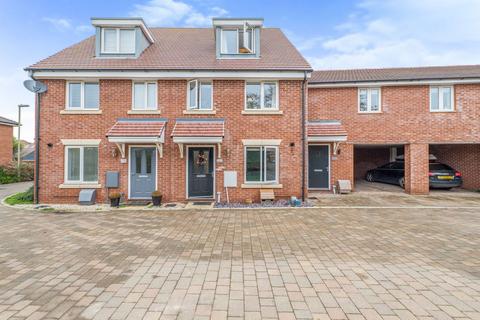 3 bedroom terraced house for sale, Firecracker Drive, Southampton SO31