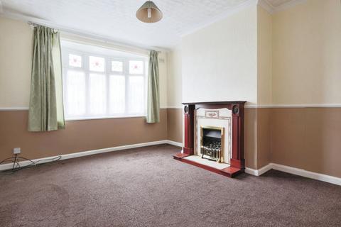 3 bedroom end of terrace house for sale, 21ST Avenue, Hull,  HU6 8HR