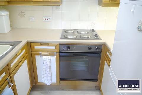 1 bedroom apartment to rent, Turners Hill, Cheshunt EN8