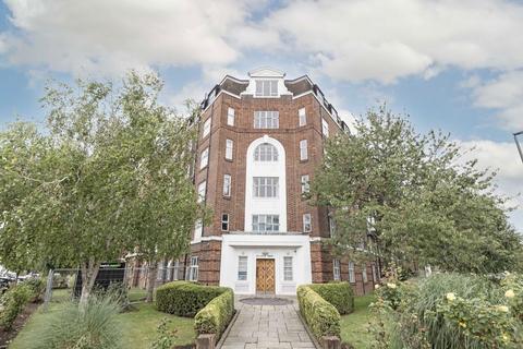 2 bedroom flat for sale, Wellesley Road, London W4