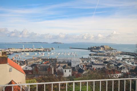 Clifton, St Peter Port, Guernsey, GY1