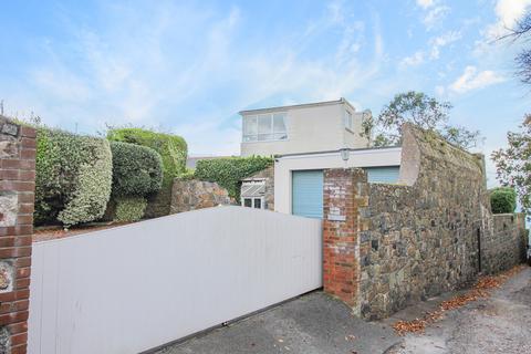 undefined, Clifton, St Peter Port, Guernsey, GY1