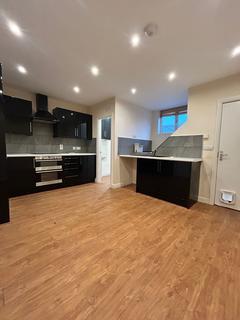 2 bedroom apartment to rent, Branch Road, Batley, WF17