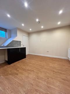 2 bedroom apartment to rent, Branch Road, Batley, WF17