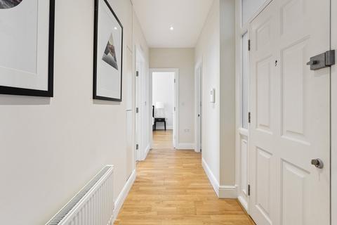 2 bedroom apartment to rent, Hamlet Gardens, King Street, W6