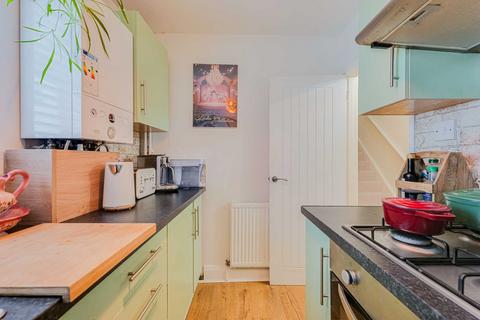 2 bedroom maisonette for sale, Pall Mall, Leigh-on-sea, SS9