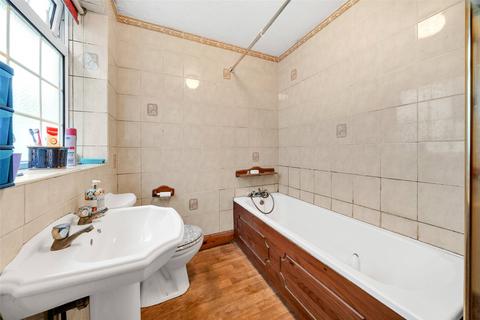 7 Three Corners, Bexleyheath, DA7 6HF