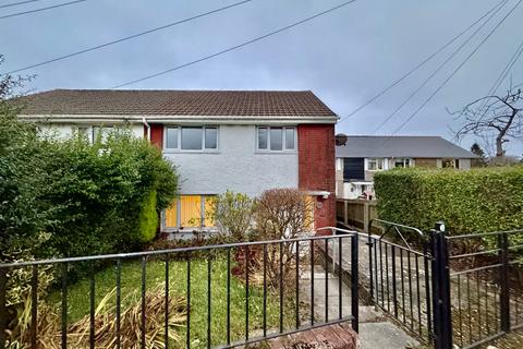 3 bedroom semi-detached house to rent, Brynteg Terrace, Ebbw Vale, NP23