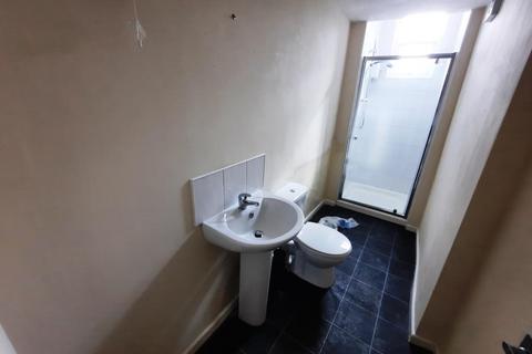 Studio to rent, Manchester Road, Bolton