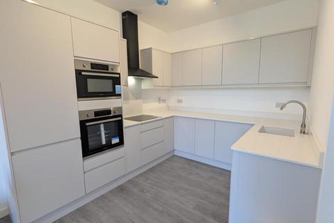 2 bedroom flat to rent, Mount Hermon Road, Woking GU22