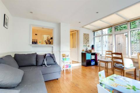 2 bedroom apartment to rent, Uplands Road, London, N8