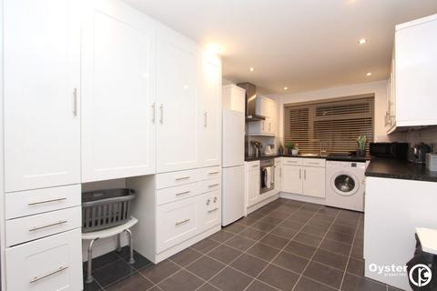 3 bedroom apartment to rent, Beech Tree Close, Stanmore, HA7