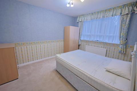 3 bedroom flat for sale, High Mount, Station Road, London, Greater London, NW4