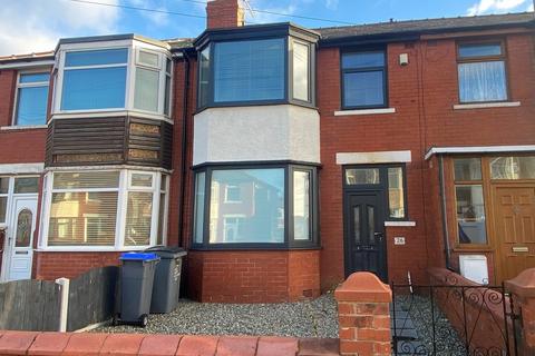 3 bedroom terraced house to rent, Lulworth Avenue, Blackpool FY3