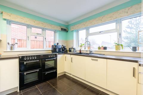 3 bedroom chalet for sale, Wootton Road, Gaywood, PE30