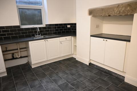 2 bedroom end of terrace house to rent, Minnie Street, Keighley BD21