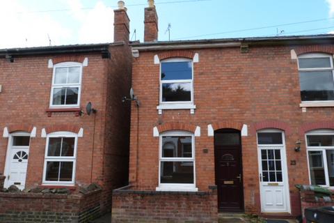 2 bedroom end of terrace house to rent, Gillam Street, Worcester