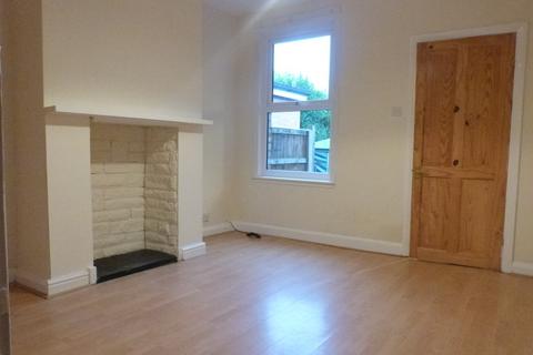 2 bedroom end of terrace house to rent, Gillam Street, Worcester