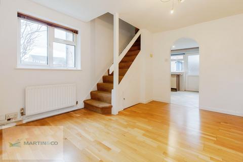 4 Broad Close, Hersham, Walton-on-thames, KT12 4QX