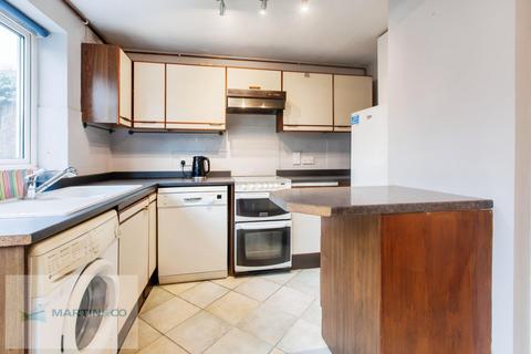 4 Broad Close, Hersham, Walton-on-thames, KT12 4QX