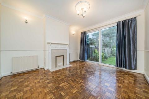 4 bedroom semi-detached house to rent, Warren Drive North, Surbiton KT5