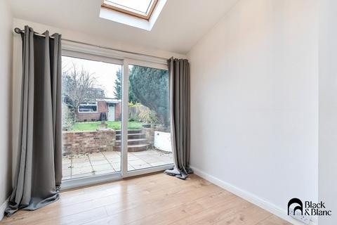 8 Kent Road, West Wickham, BR4 0JP
