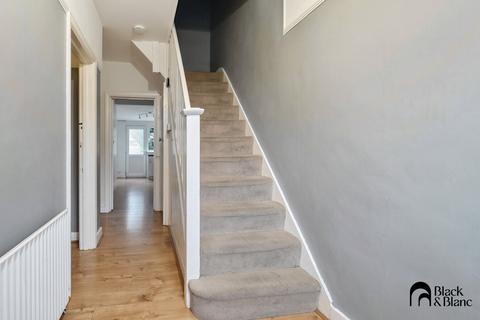 8 Kent Road, West Wickham, BR4 0JP