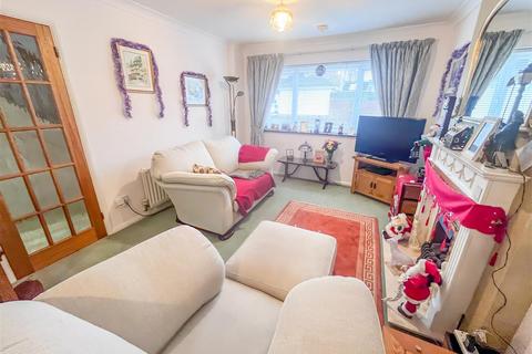 3 bedroom semi-detached house for sale, Springfield Way, Fareham PO14