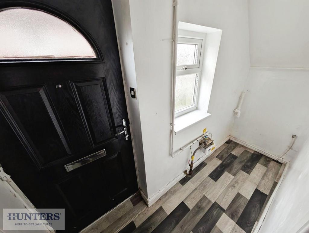Rear hallway w/c