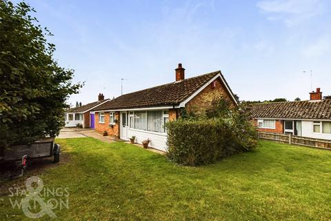 3 bedroom detached bungalow for sale, Church Close, Norwich NR14