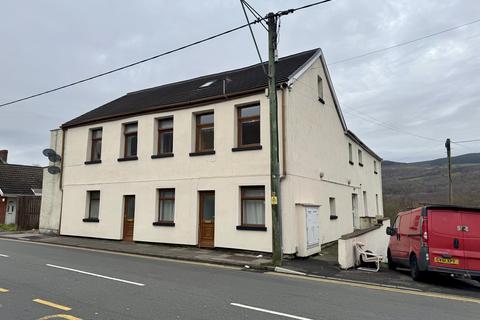 2 bedroom flat to rent, John Street, Abercwmboi, Aberdare. CF44 6BH