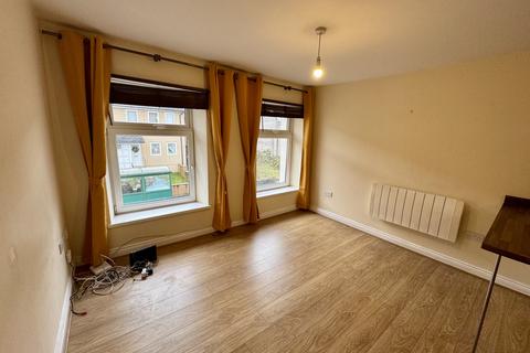 2 bedroom flat to rent, John Street, Abercwmboi, Aberdare. CF44 6BH