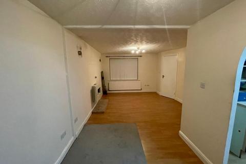 3 bedroom semi-detached house to rent, Cambridge Way, Acocks Green, Birmingham