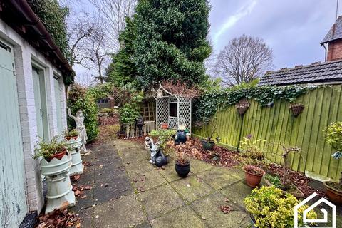 105 Finnemore Road, Bordesley Green, Birmingham, B9 5XT
